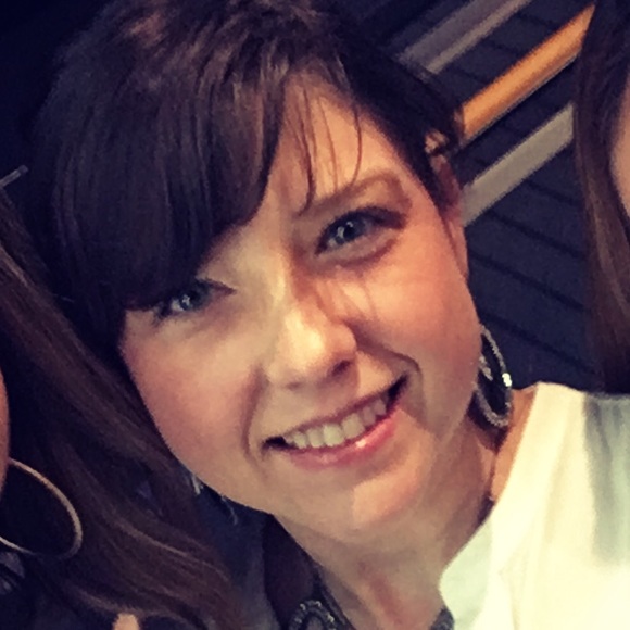 Meet your Posher, Dixie - Picture 2 of 3